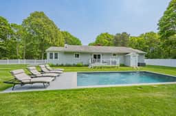 Salt Water Retreat - Image 2
