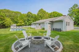 Salt Water Retreat - Image 3