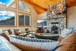 The Lookout Chalet - Image 5