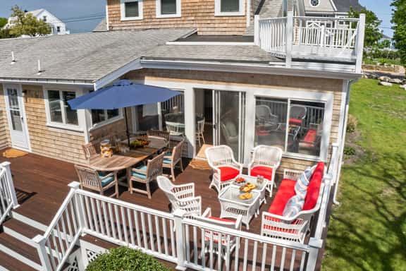 Betty's Beach House - Image 1