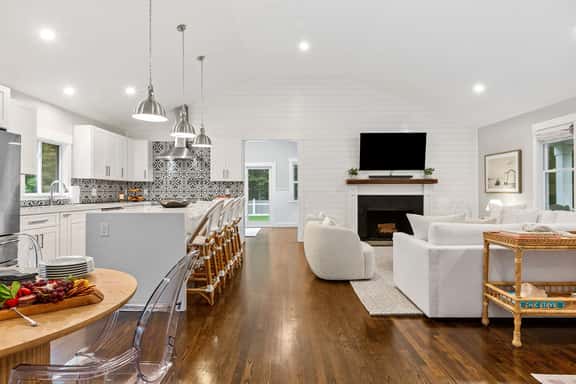 Salt Water Retreat - Image 1