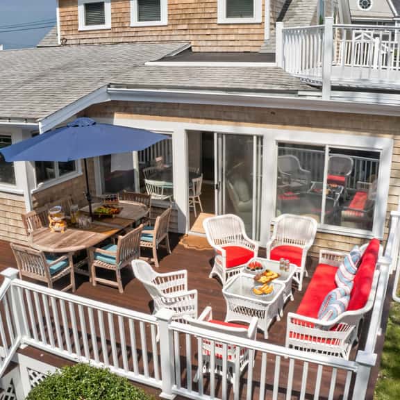 Betty's Beach House - Image 1
