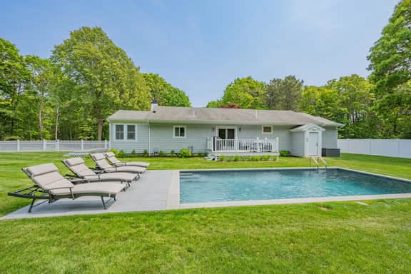 Salt Water Retreat - Image 2