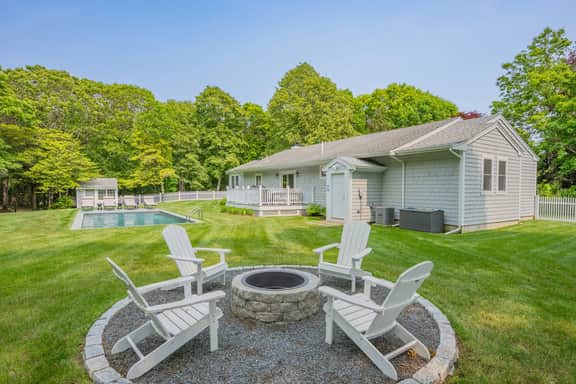 Salt Water Retreat - Image 3