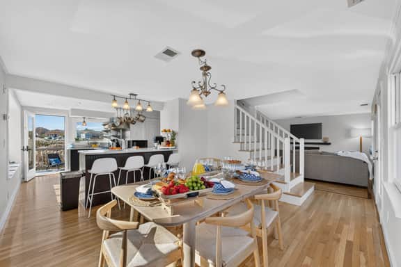 Seaside Coastal Retreat - Image 5